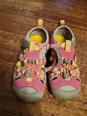 EUC KEEN Toddler Sandals Size 13 Pink Yellow Waterproof Hiking Shoes Girls